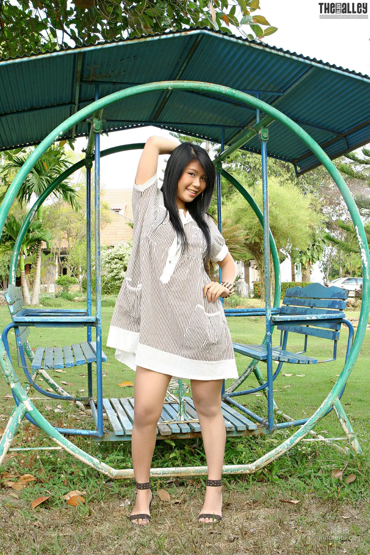 Lora Lee《公园小妹》 [The Black Alley] 写真集4