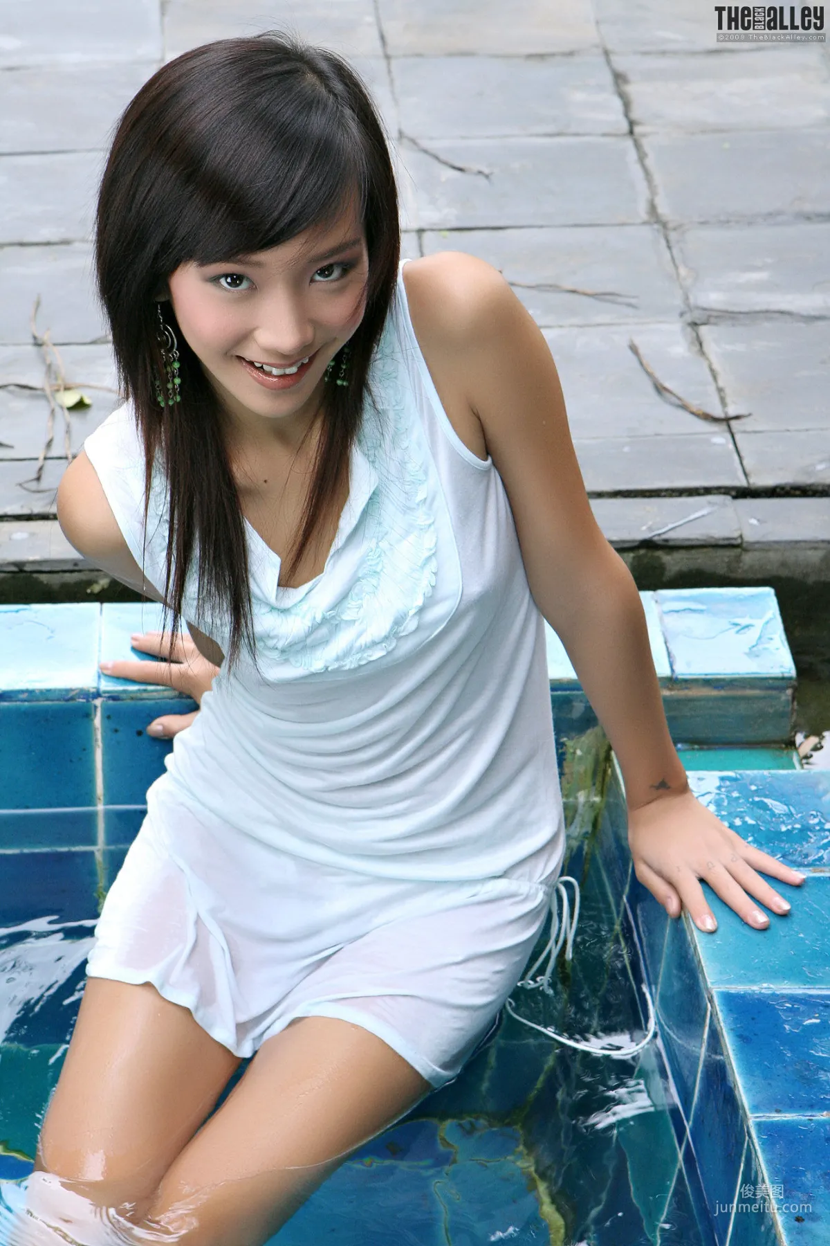 Lolita Cheng《戏水少女》 [The Black Alley] 写真集17