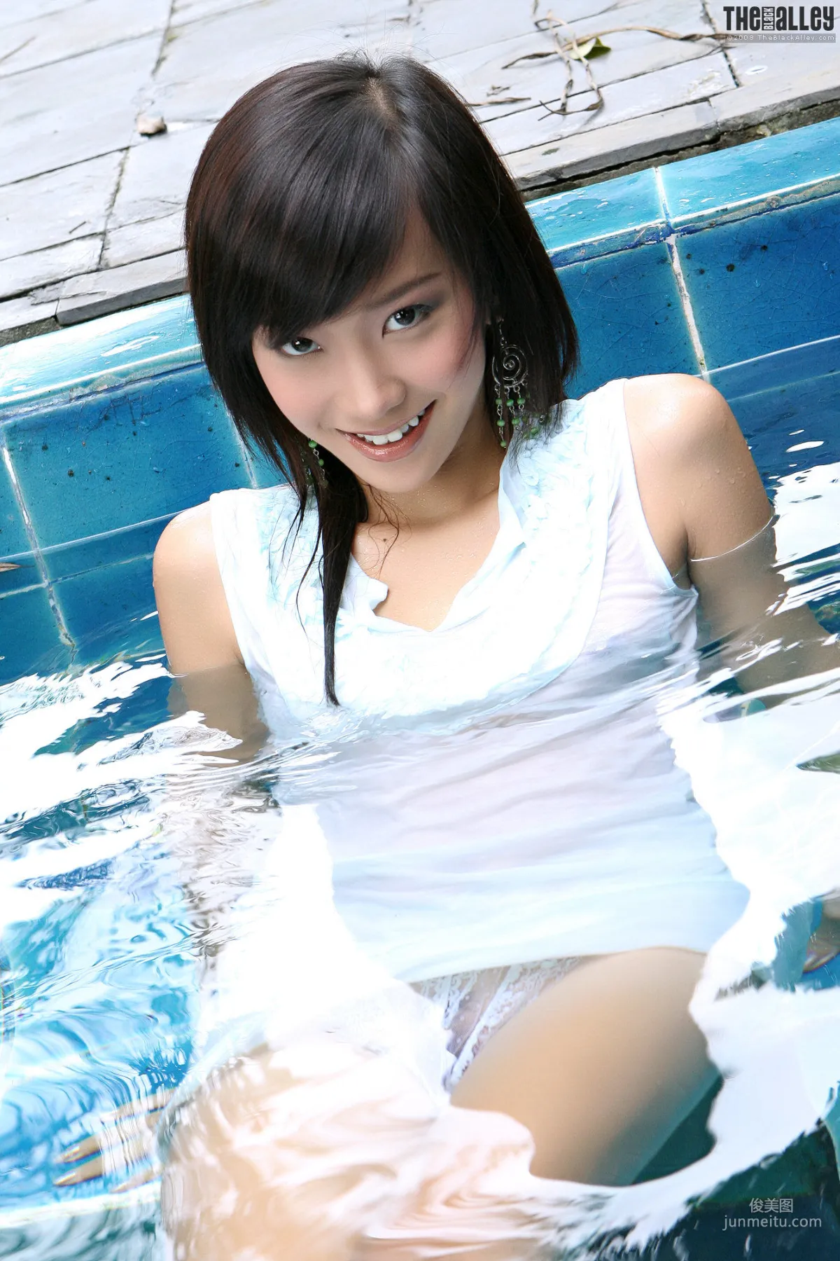 Lolita Cheng《戏水少女》 [The Black Alley] 写真集25
