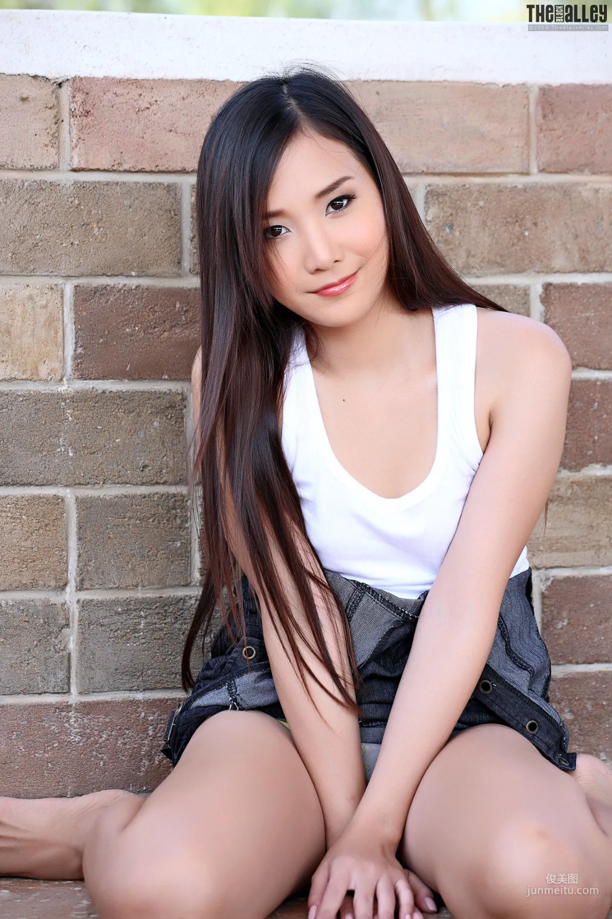 Lolita Cheng《極品牛仔妹子》 [The Black Alley] 寫真集 62