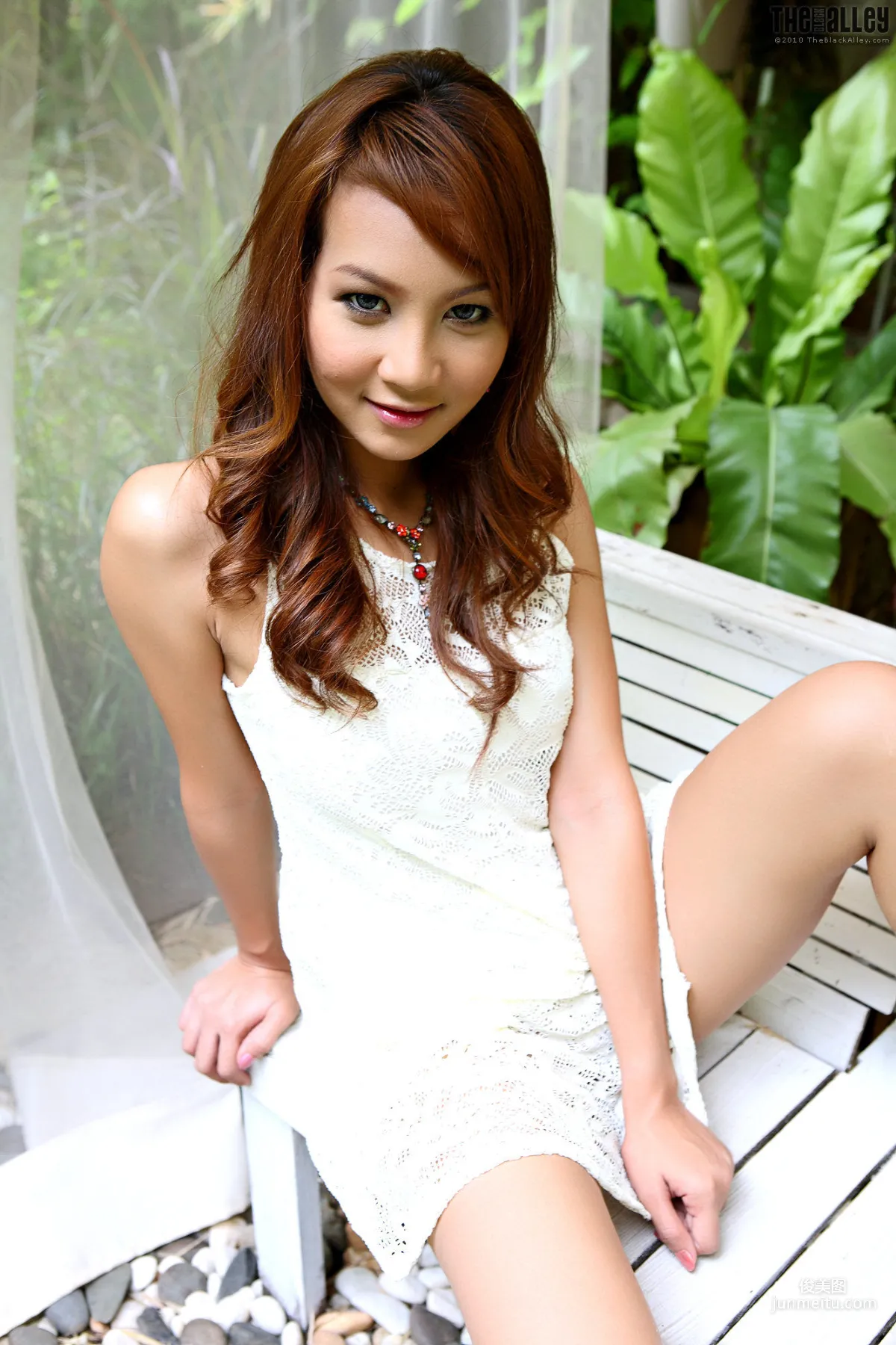 Annita Lee《蕾絲連衣裙》 [The Black Alley] 寫真集 19