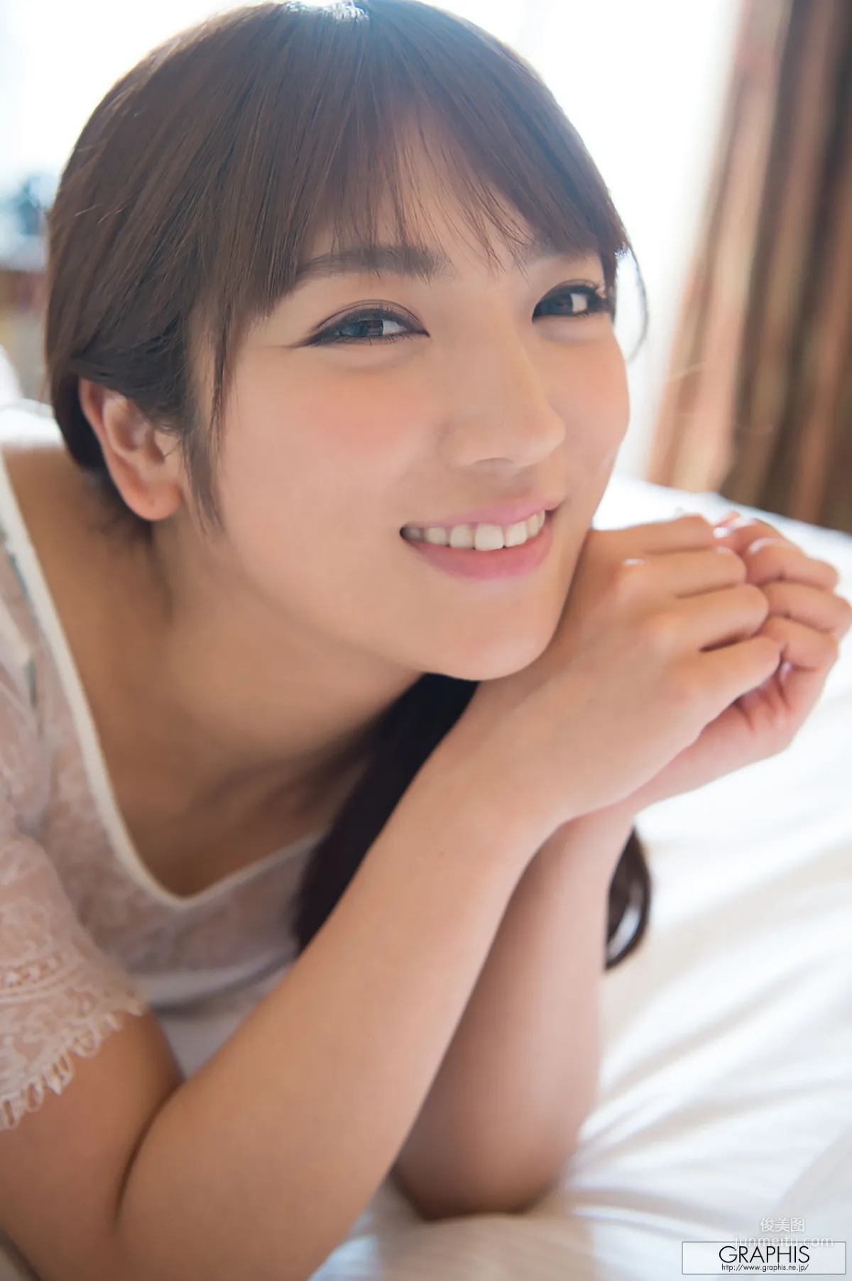 神咲詩織 Shiori Kamisaki [Graphis] Limited Edition 寫真集 5