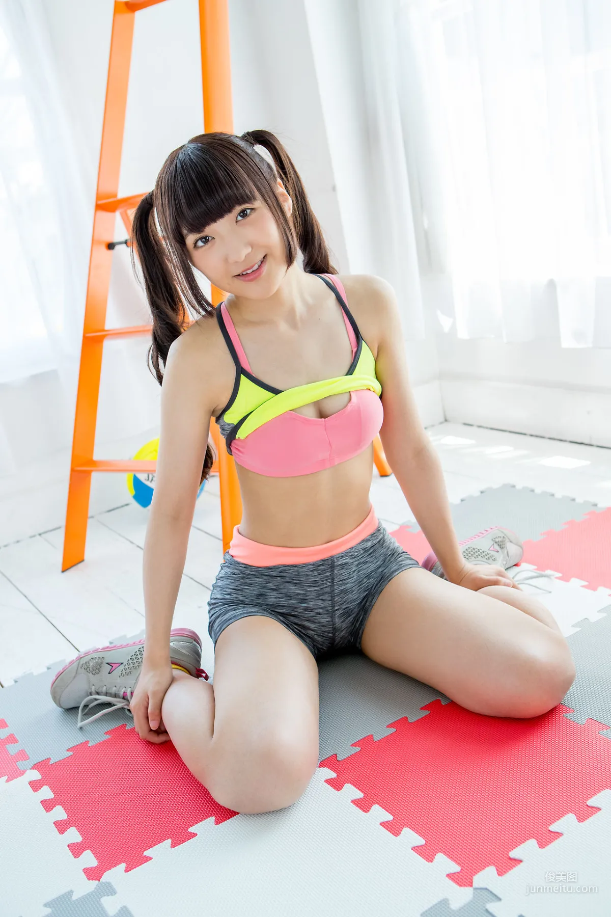 高梨あい《双马尾健身+背心系列》 [Minisuka.tv] 写真集23