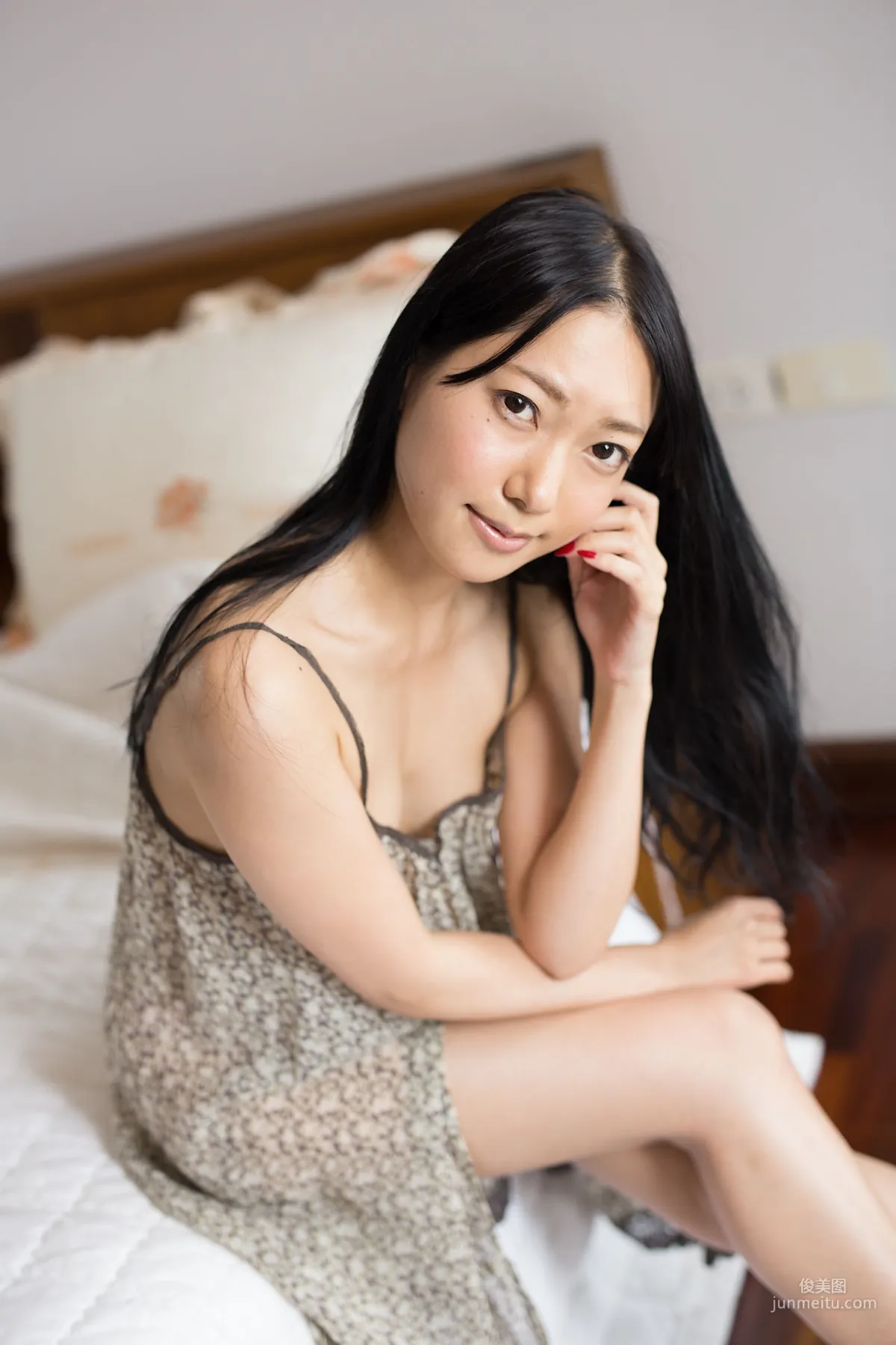 三田羽衣《長裙睡衣+丁字褲+高叉》 [Minisuka.tv] 寫真集 15