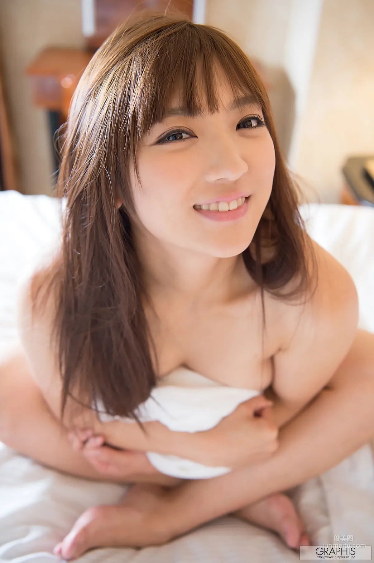 神咲詩織 Shiori Kamisaki [Graphis] Limited Edition 寫真集 10