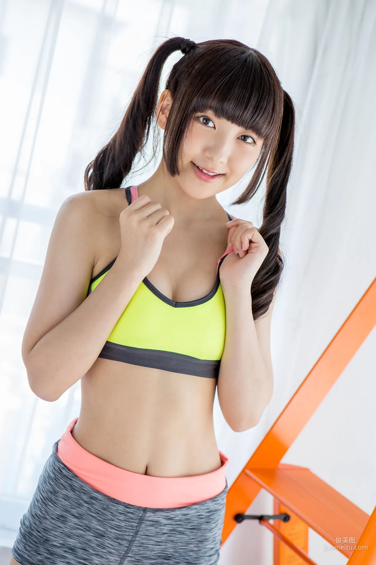 高梨あい《双马尾健身+背心系列》 [Minisuka.tv] 写真集20