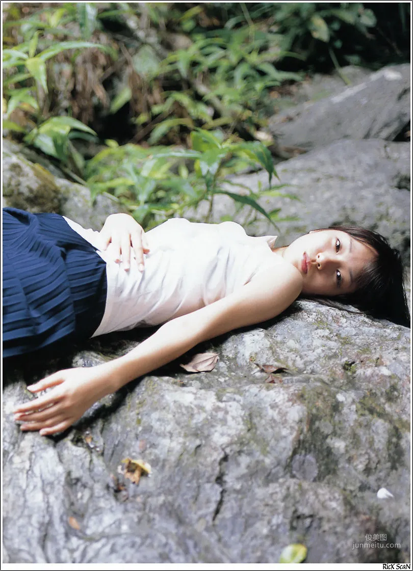 戸田恵梨香《Nature》 [Photobook] 寫真集 8