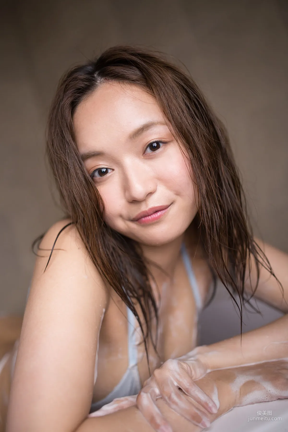山中真由美《泳池戲水+浴室沐浴》 [Minisuka.tv] 寫真集 58