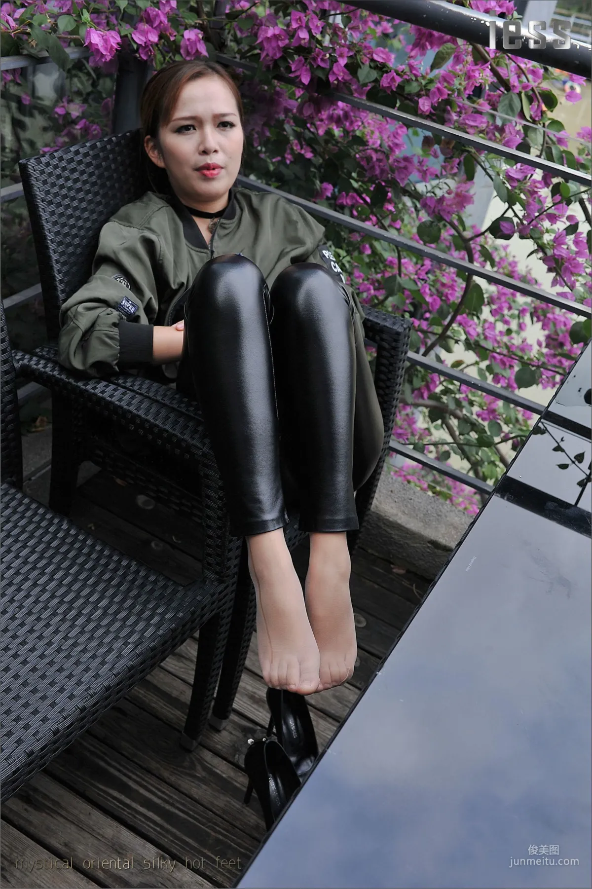 絲足便當021 羊羊 《緊繃皮褲與順滑肉絲 2》[IESS異思趣向] 寫真集 53