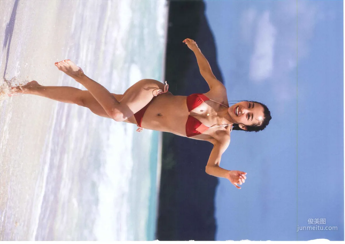 板野友美《release》 [PhotoBook] 写真集105