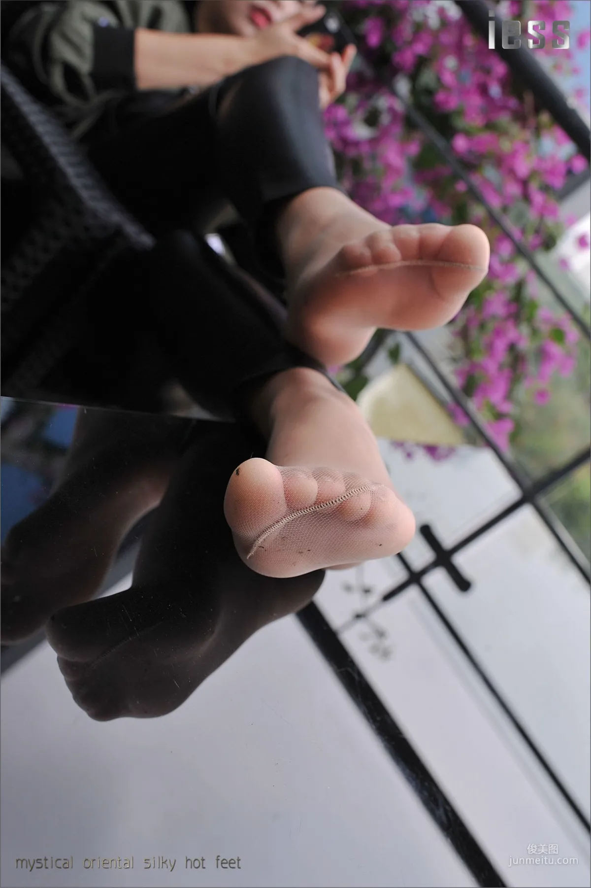 絲足便當021 羊羊 《緊繃皮褲與順滑肉絲 2》[IESS異思趣向] 寫真集 11