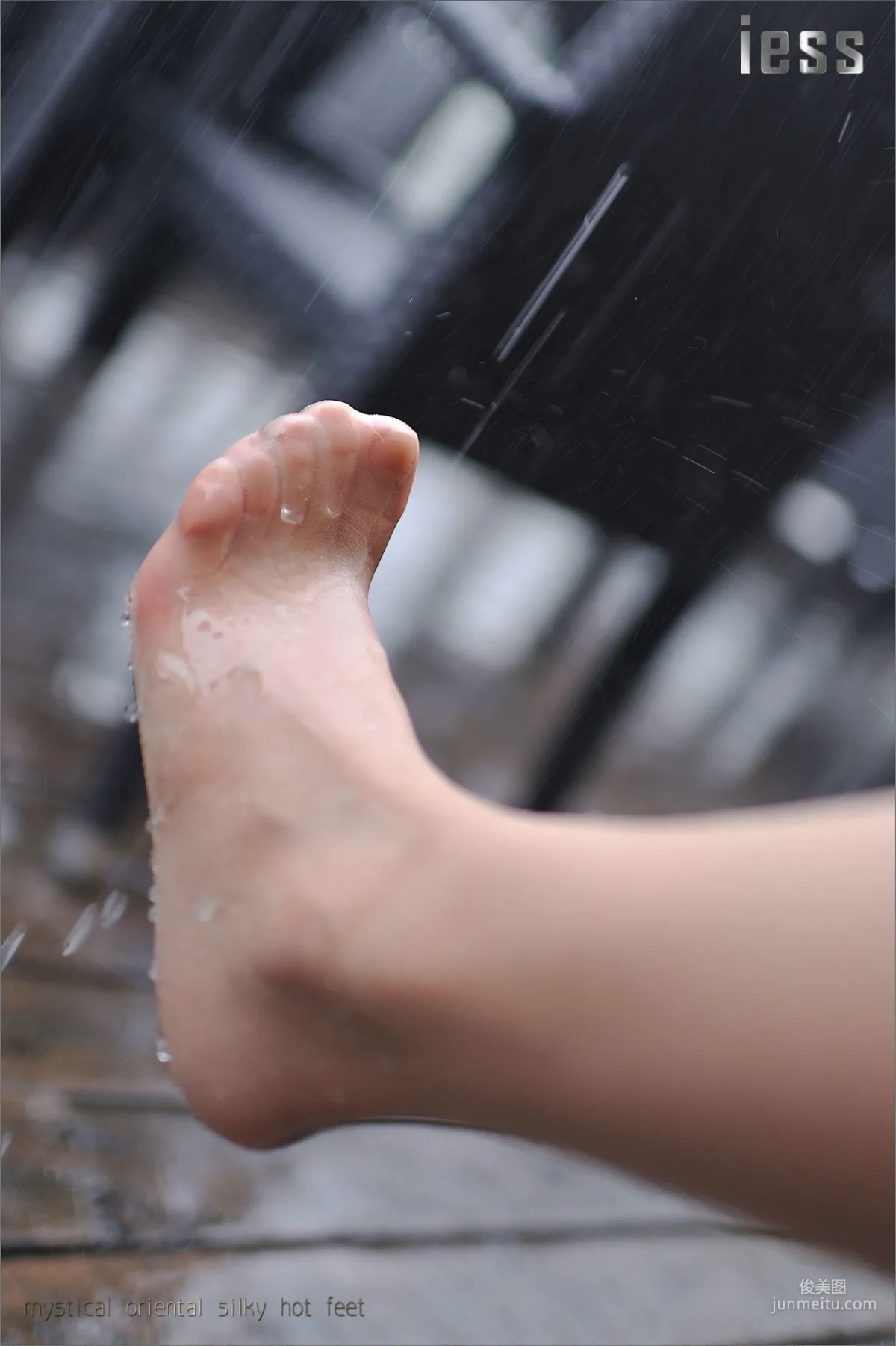 絲足便當025 小雪 《職業白領肉絲細高跟II》[IESS異思趣向] 寫真集 33