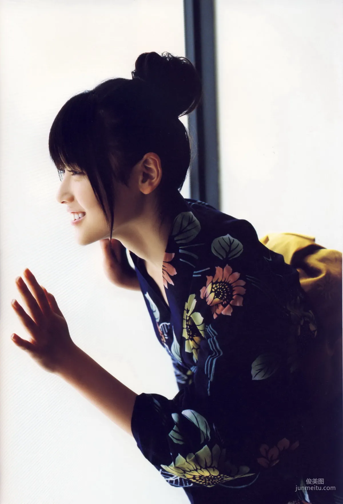 矢島舞美《舞美》 [PhotoBook] 写真集74