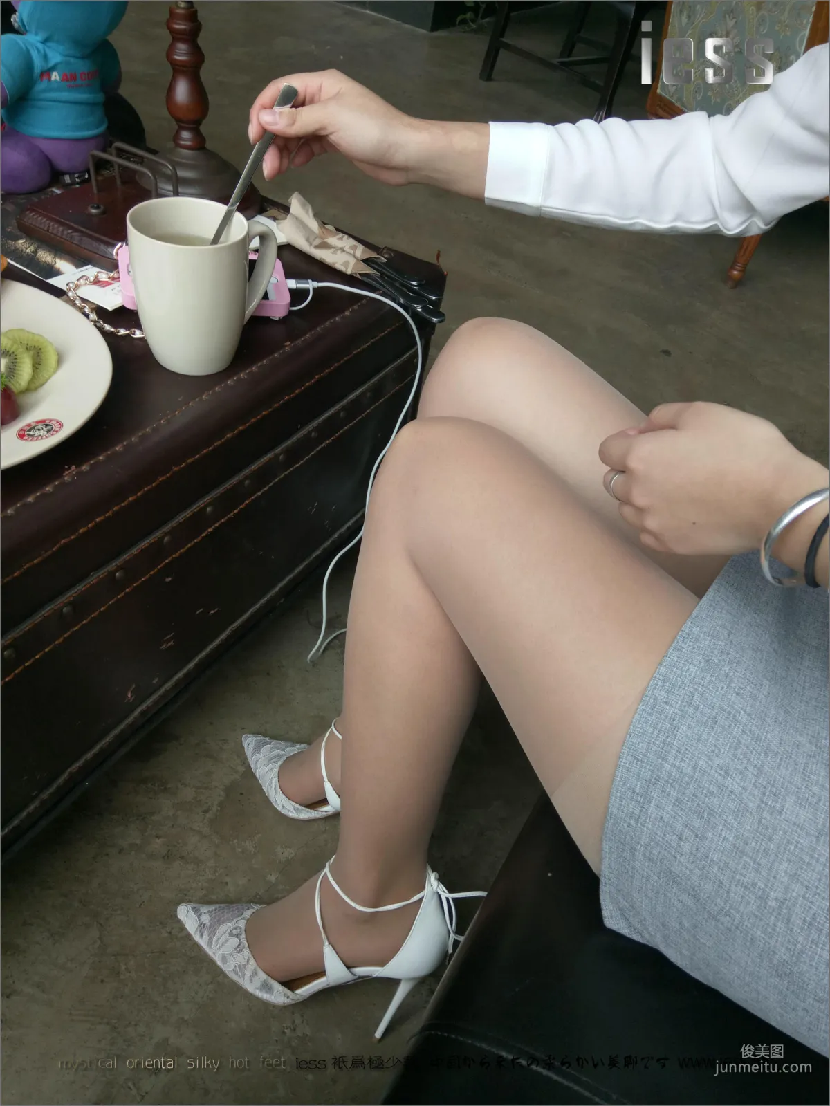 絲足便當052 甯甯 《唯美食與美腿不可辜負》[IESS異思趣向] 寫真集 88