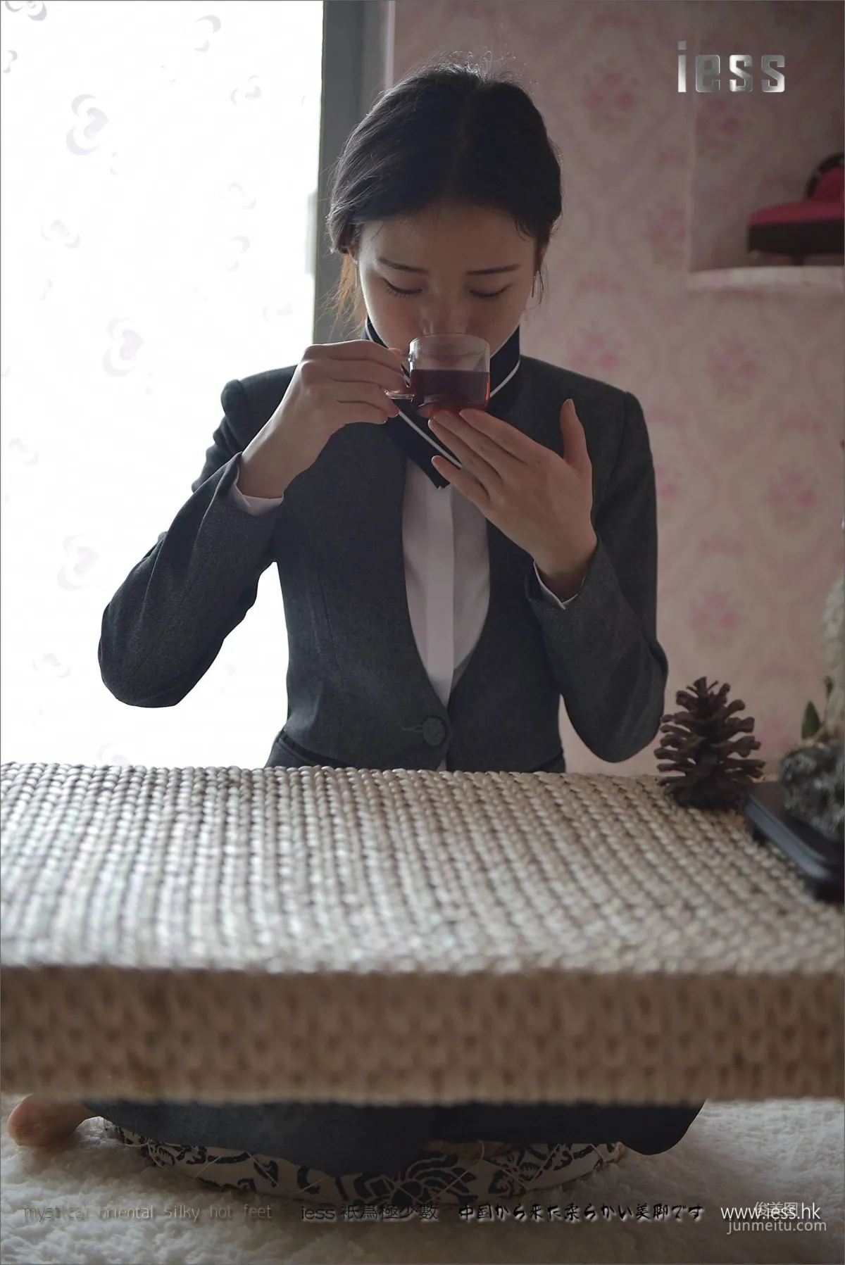 絲足便當114 小六 《小六的長褲短絲》[IESS異思趣向] 寫真集 30