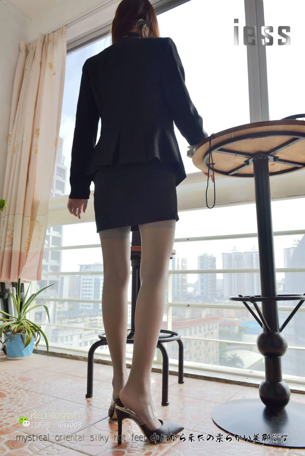 丝享家008 婉萍 《灰色吊带袜》[IESS异思趣向] 写真集69