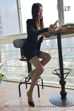 絲享家008 婉萍 《灰色吊帶襪》[IESS異思趣向] 寫真集