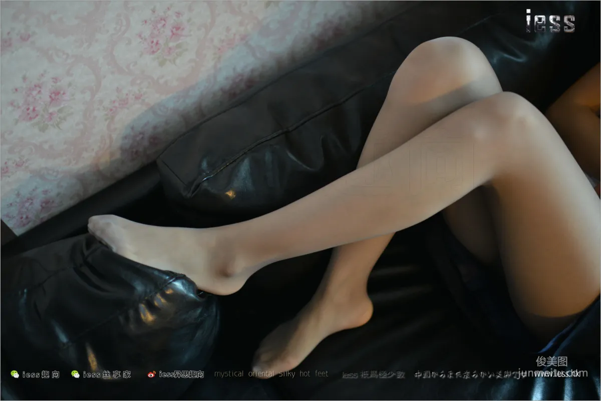 絲足便當135 新模momo 《穿平底鞋的灰絲OL》[IESS異思趣向] 寫真集 86