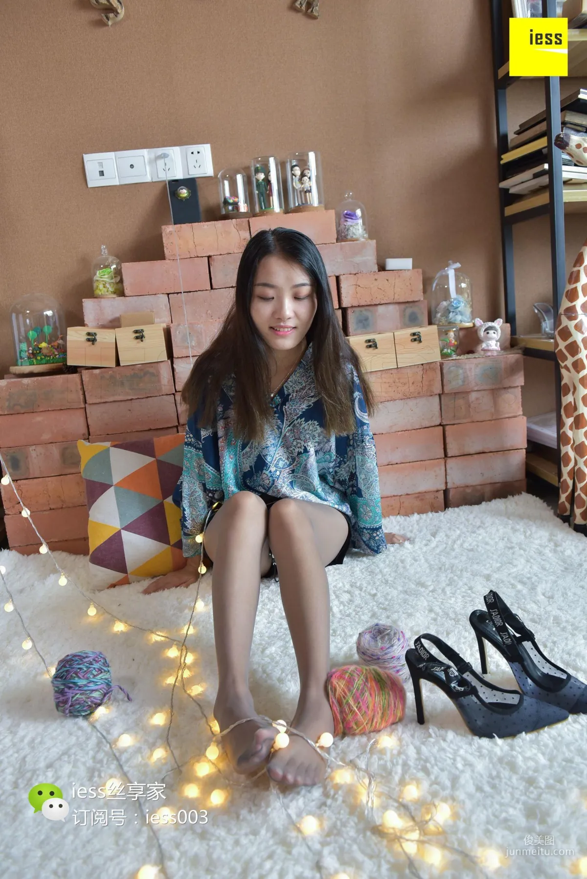 絲享家097 婉萍 《被纏繞的灰絲美腳》[IESS異思趣向] 寫真集 16