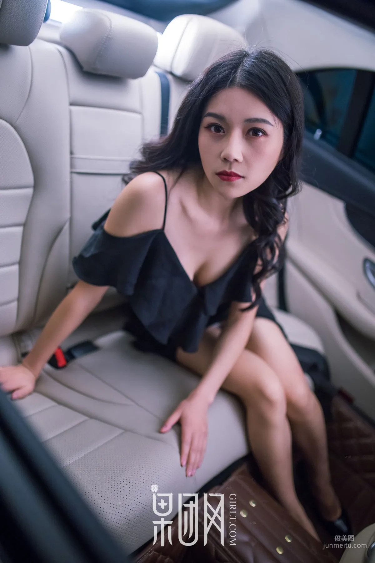 微微《美女vs豪車，你選擇哪個！》 [果團網Girlt] No.107 寫真集 44