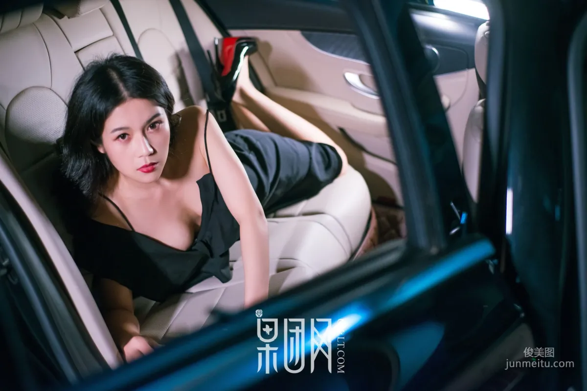 微微《美女vs豪車，你選擇哪個！》 [果團網Girlt] No.107 寫真集 32