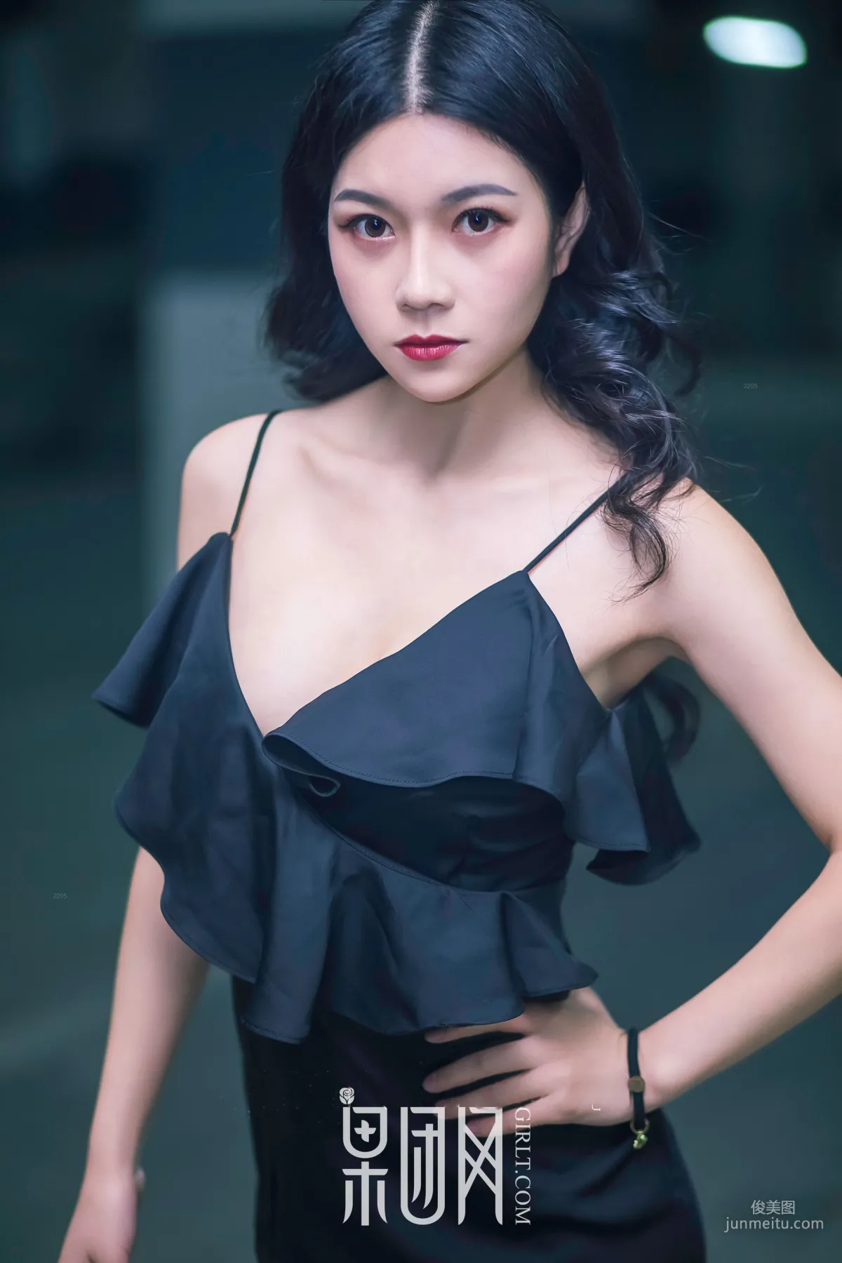 微微《美女vs豪車，你選擇哪個！》 [果團網Girlt] No.107 寫真集 19