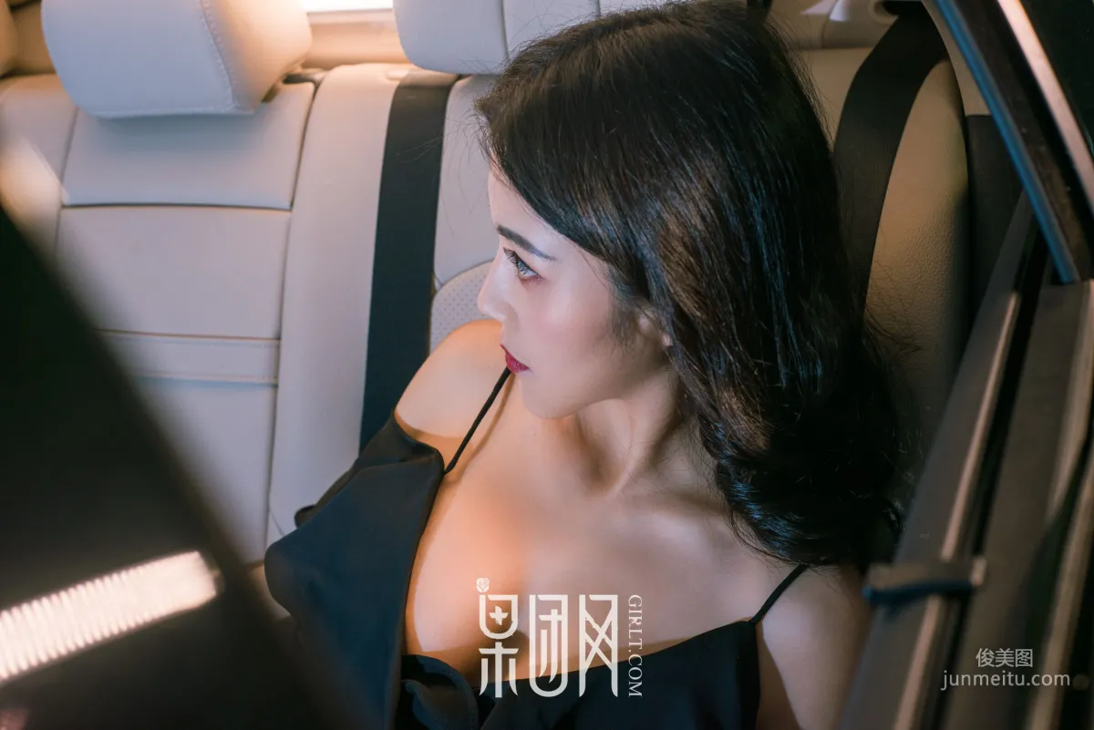 微微《美女vs豪車，你選擇哪個！》 [果團網Girlt] No.107 寫真集 25