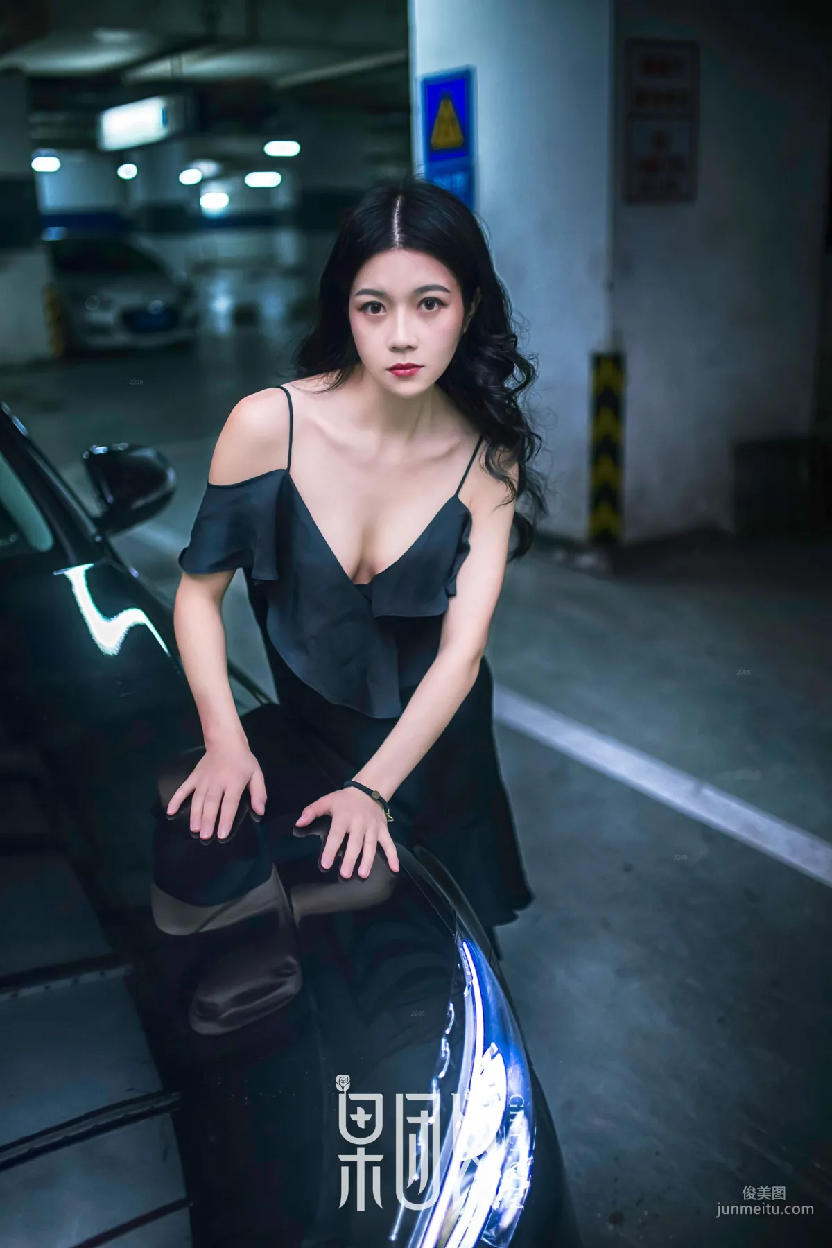 微微《美女vs豪車，你選擇哪個！》 [果團網Girlt] No.107 寫真集 18