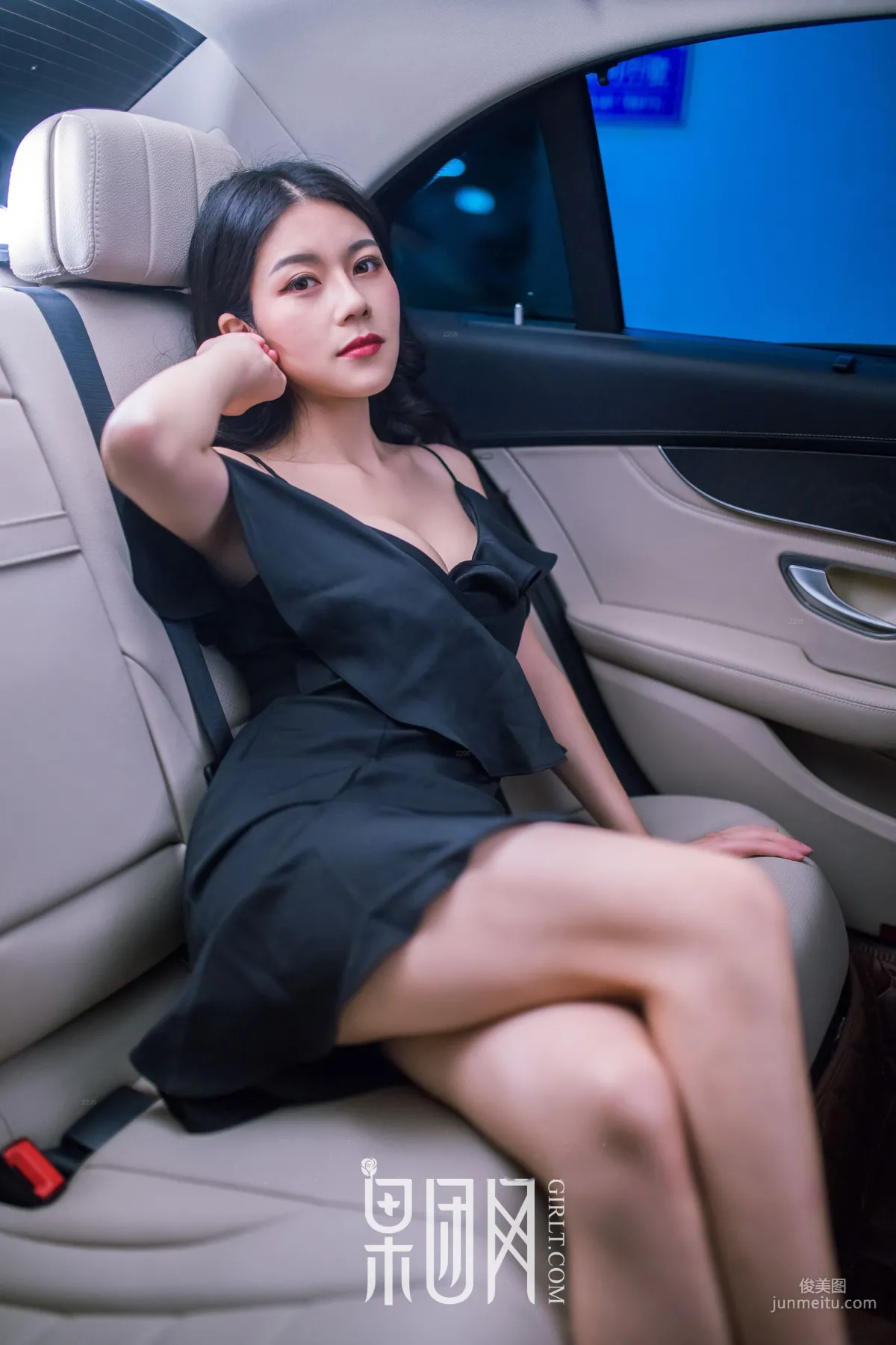 微微《美女vs豪車，你選擇哪個！》 [果團網Girlt] No.107 寫真集 46