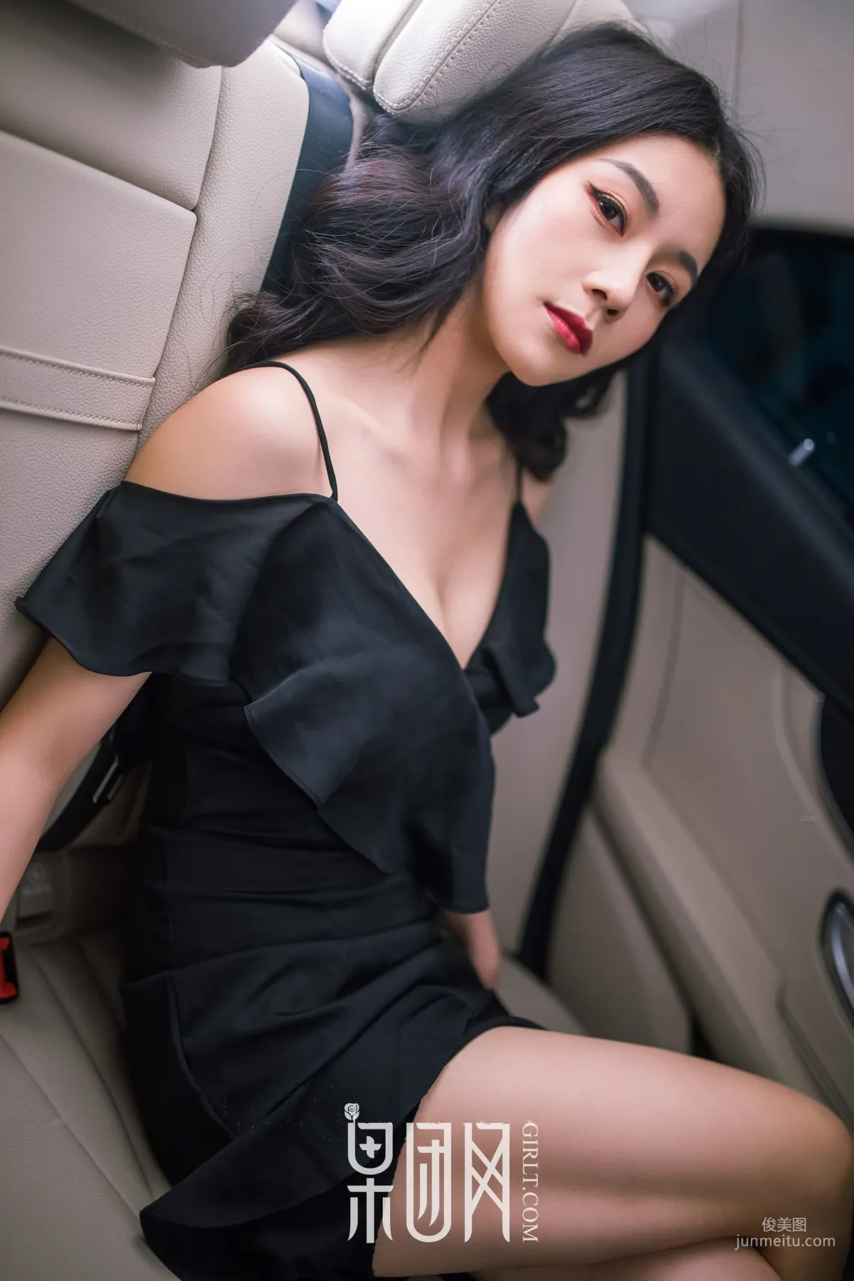 微微《美女vs豪車，你選擇哪個！》 [果團網Girlt] No.107 寫真集 43