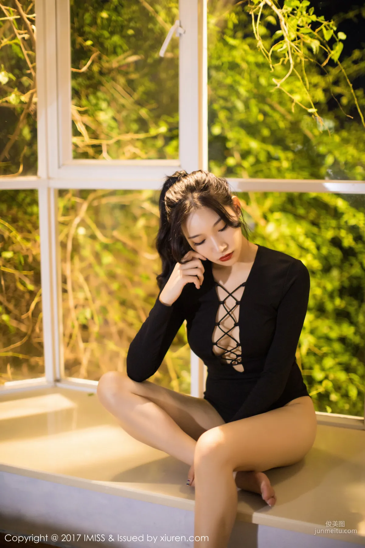 小狐狸Sica《黑色私房性感美腿》 [愛蜜社IMiss] VOL.194 寫真集 25