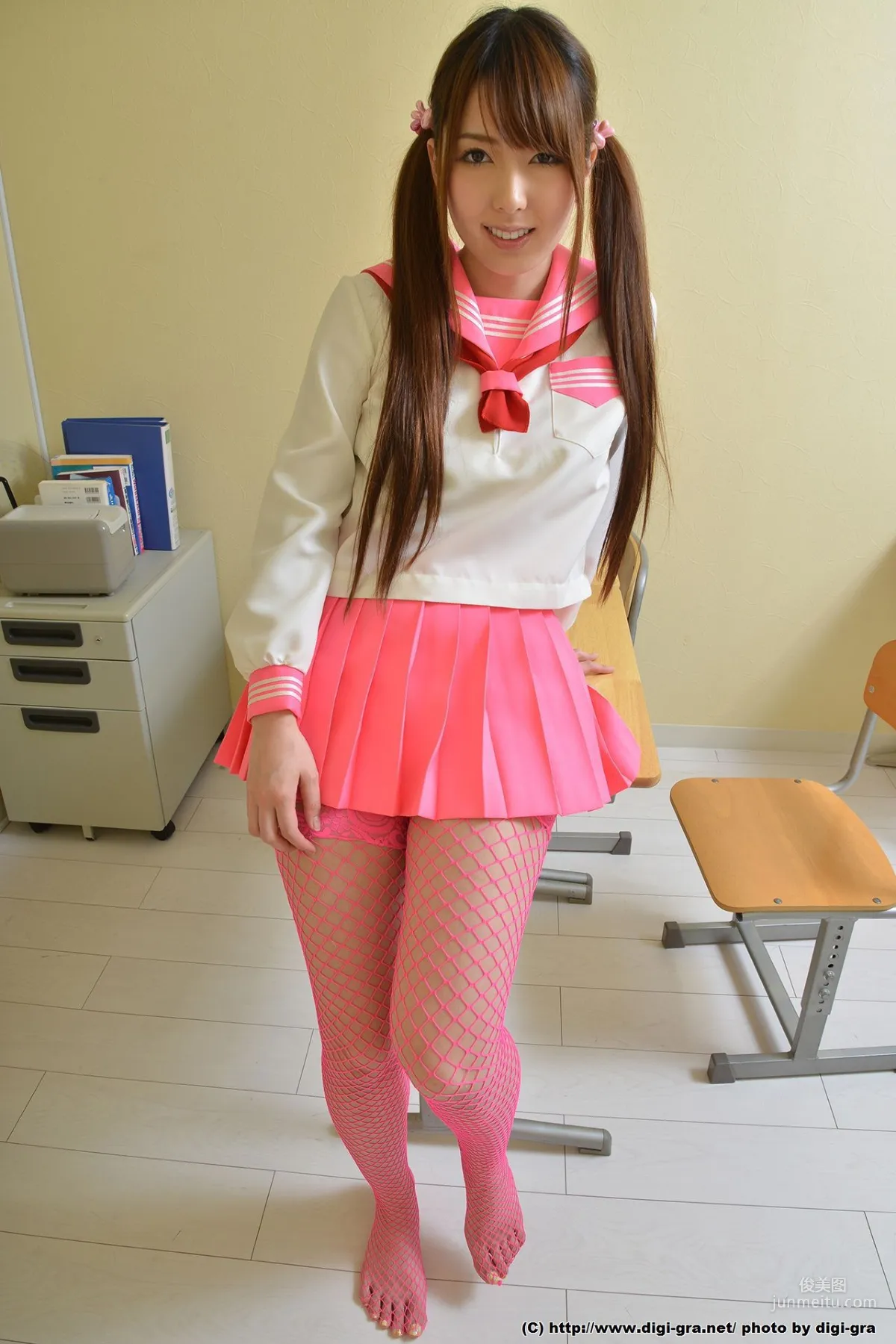 Yui Hatano 波多野結衣 紅色絲襪學生制服 Set02 [Digi-Graデジグラ] 寫真集 25