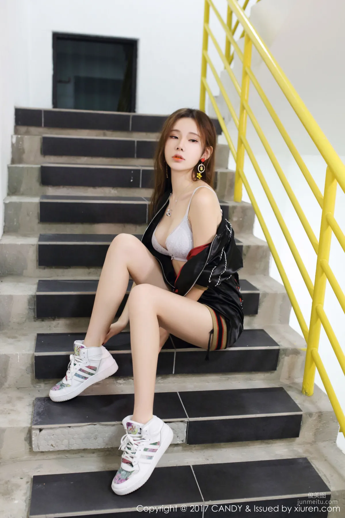 萌琪琪Irene《運動裝+白色比基尼》 [網紅館CANDY] VOL.044 寫真集 3