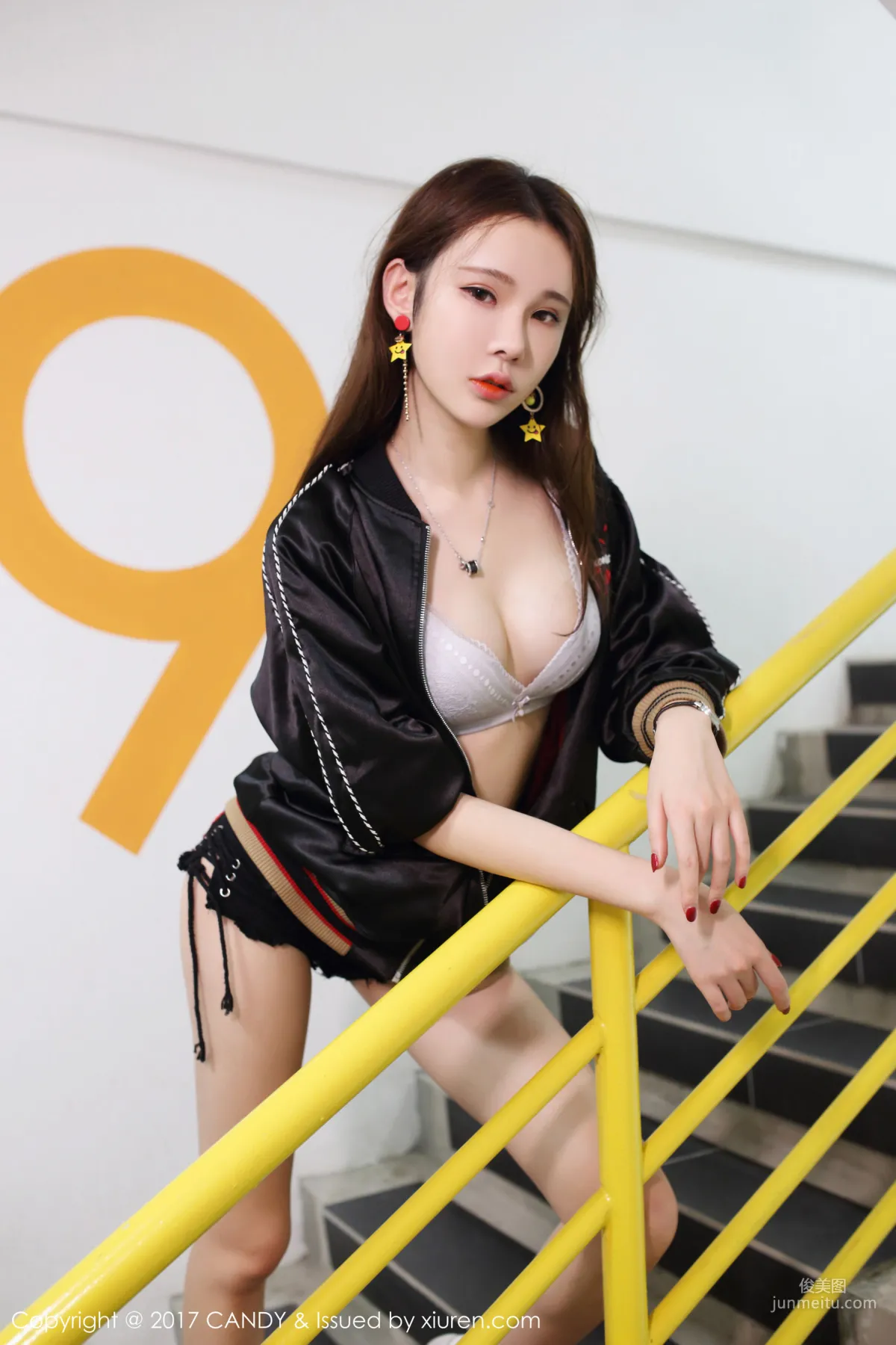 萌琪琪Irene《運動裝+白色比基尼》 [網紅館CANDY] VOL.044 寫真集 19