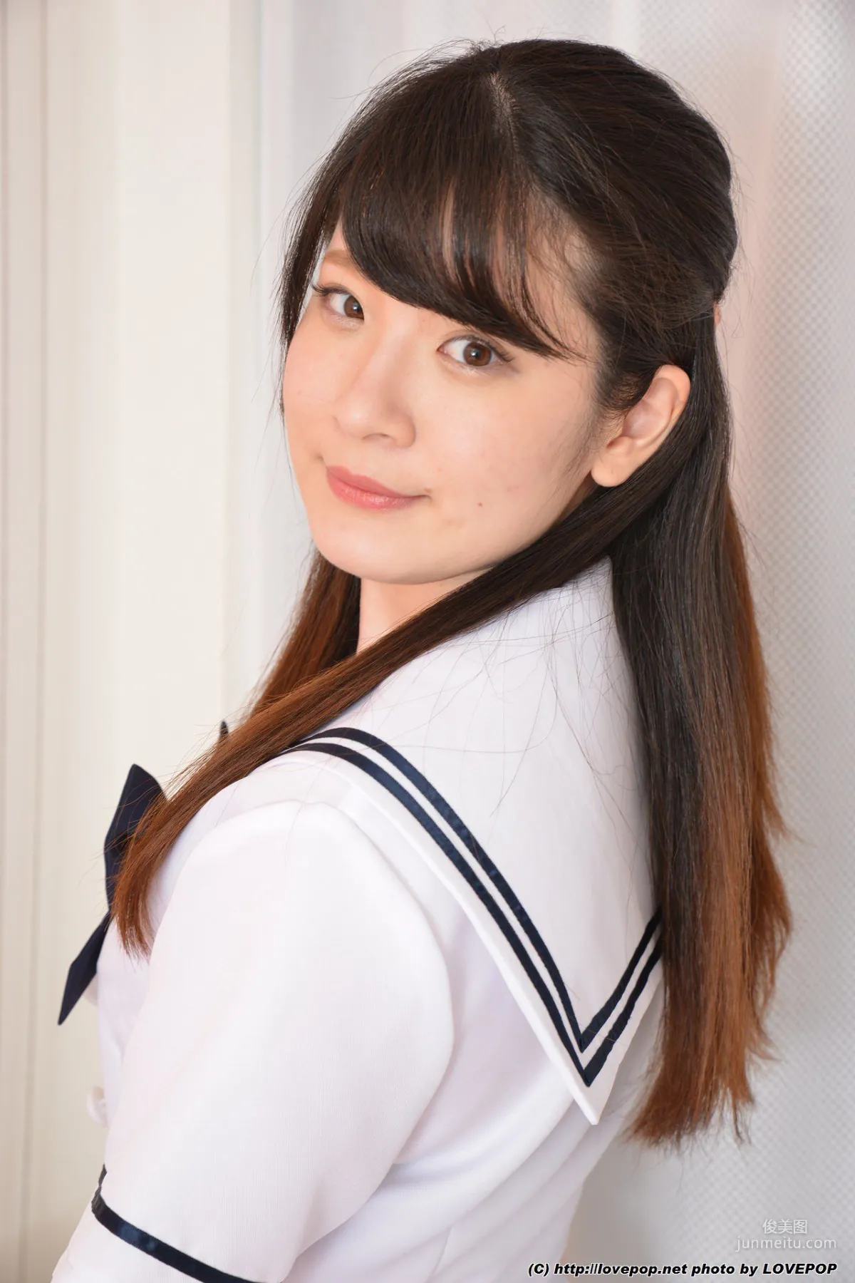 Aoi Kousaka 香坂葵 學生裝 Set1 [LovePop] 寫真集 9