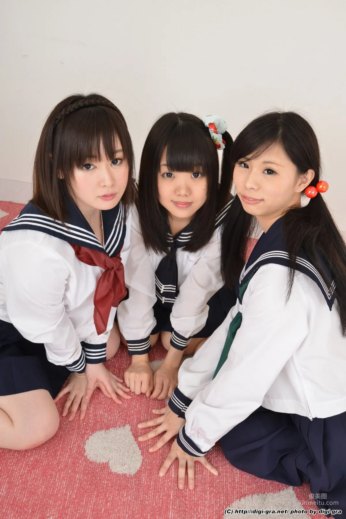 夏乃ひまわり+ 一乃瀬るりあ+瀬戸愛莉 tsu∞na∞gu Set02 [LovePop] 寫真集 33