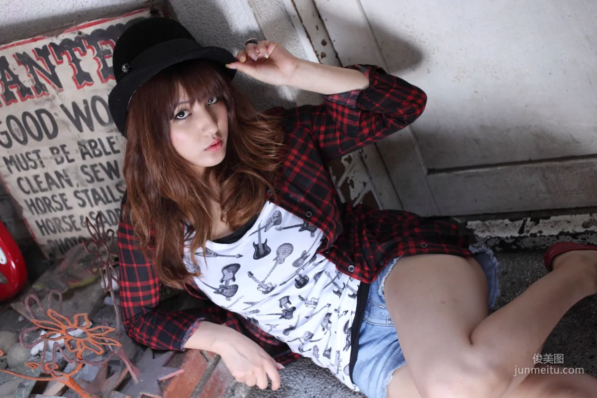 [Watch] Photogenic Weekend 渡辺萬美 Bambi Watanabe 寫真集 13