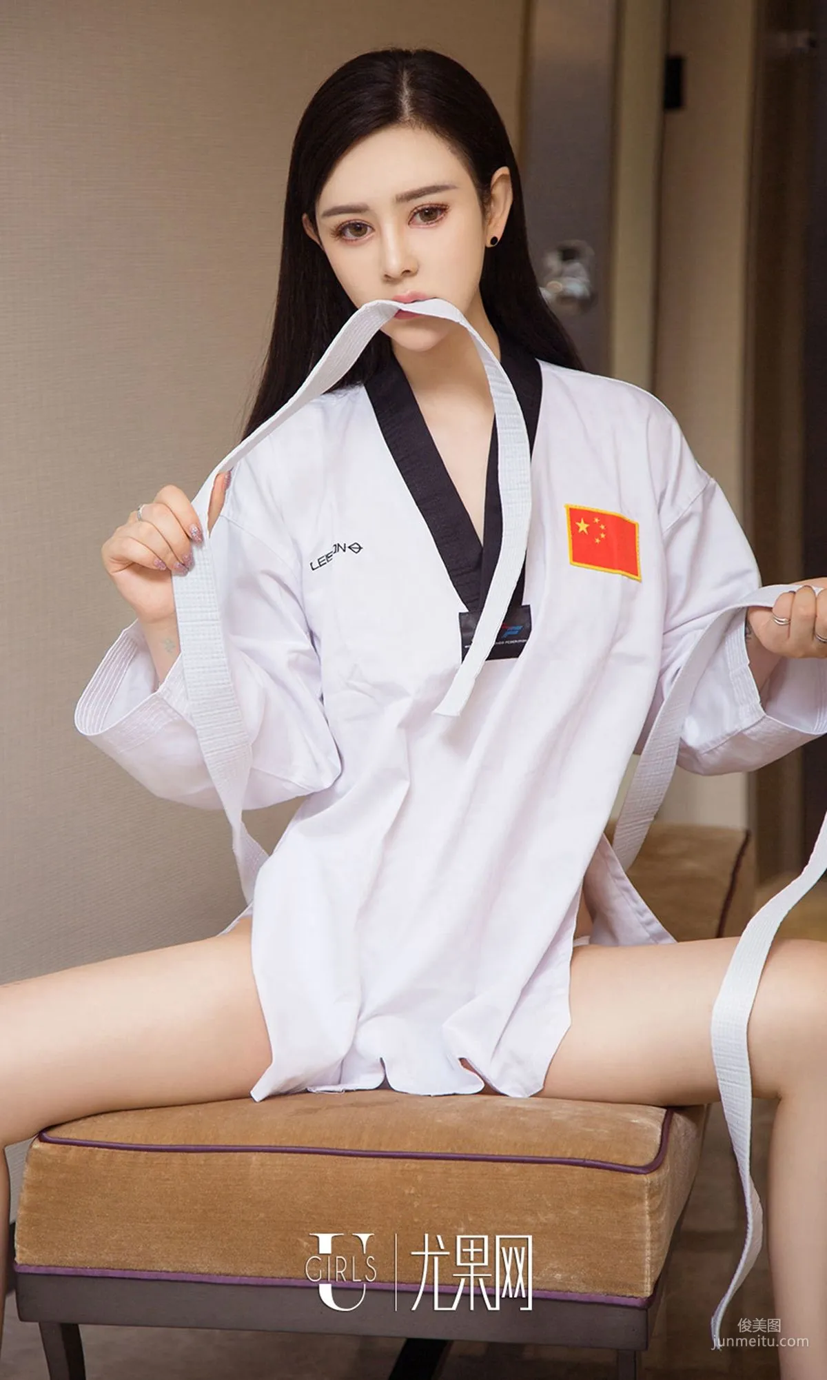 米奇《卸甲軟妹》 [尤果圈] NO.1021 寫真集 36