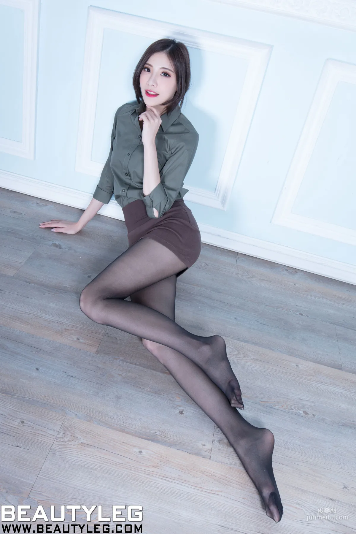 陳玉雪Abby《套裙+超短熱褲》 [Beautyleg] No.1570 美腿寫真集 42
