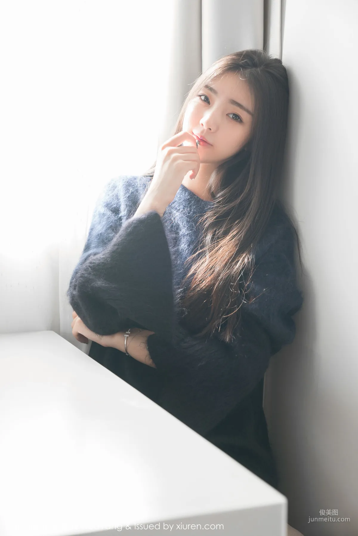 可樂Vicky《毛衣+白衬衫》 [花漾HuaYang] Vol.027 写真集2