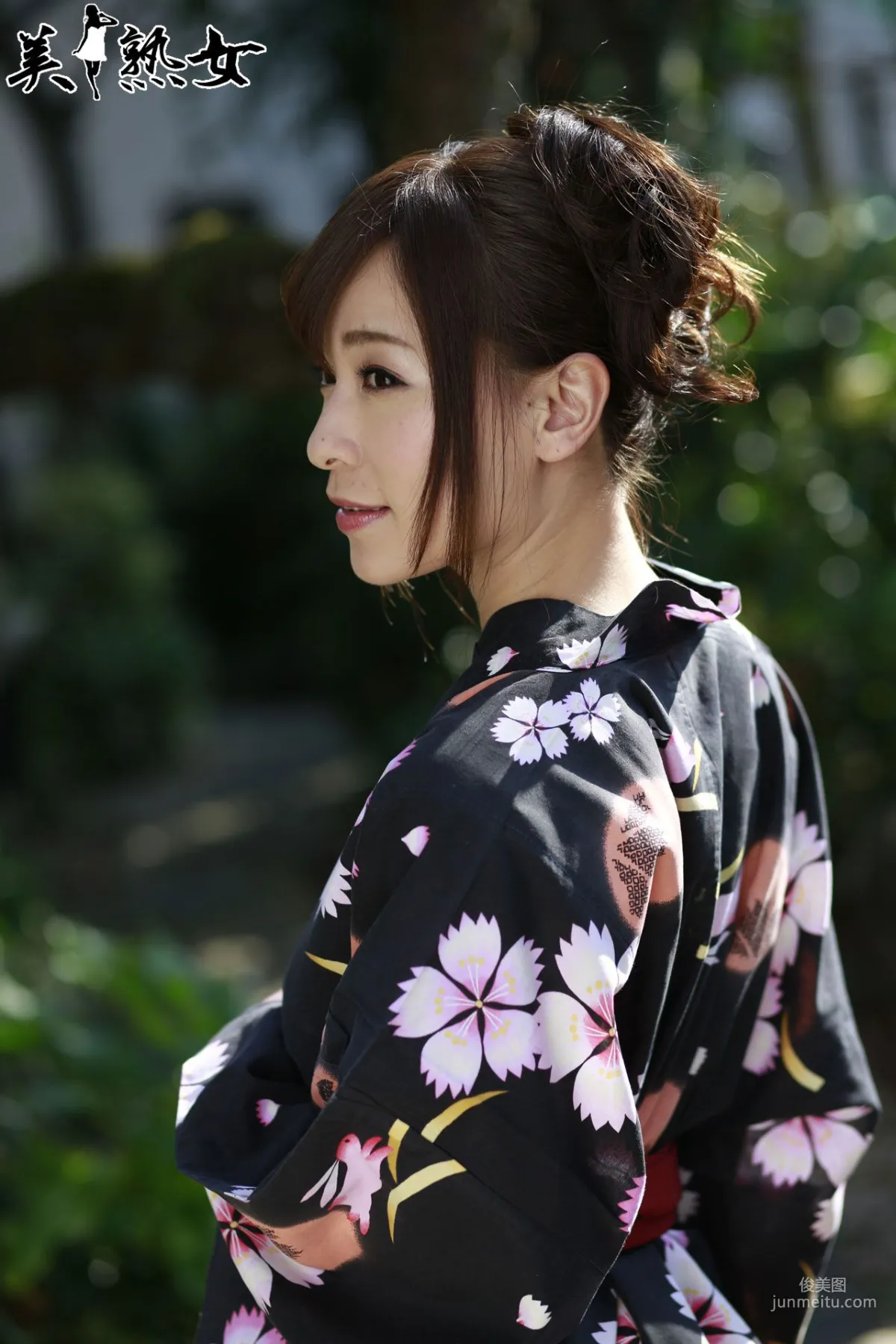[X-City] [JUKUJO]人気熟女 jkj030 かすみ果穂/香澄果穗 寫真集 20