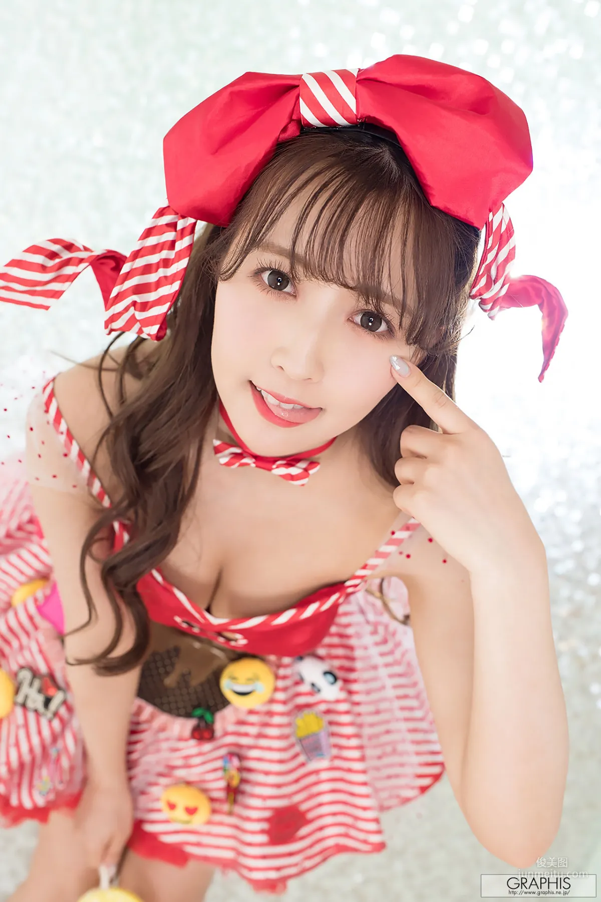 三上悠亜《Valentine Special 2018》[Graphis] LIMITED EDITION 写真集10