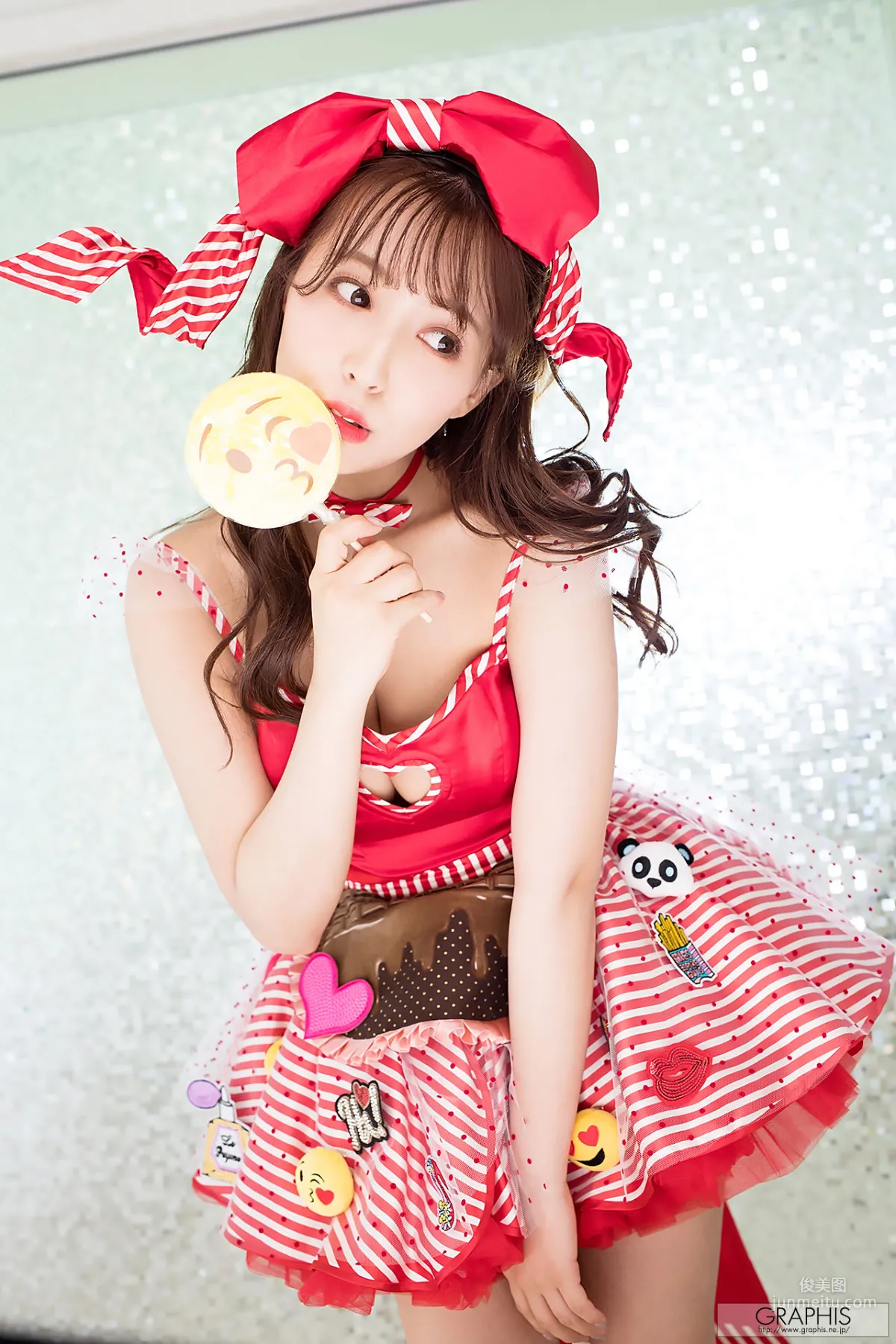 三上悠亜《Valentine Special 2018》[Graphis] LIMITED EDITION 写真集9