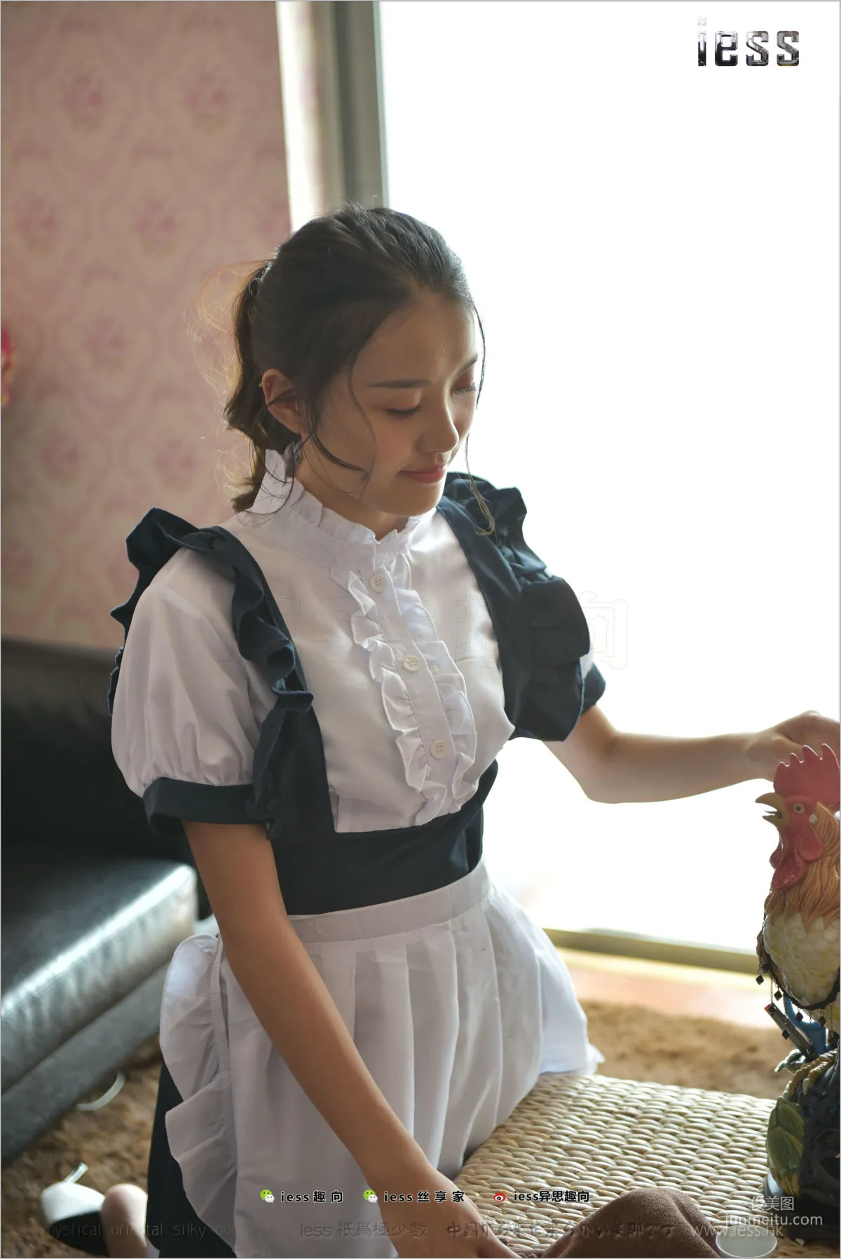 宛平《舅舅家的女仆2》[异思趣向IESS] 丝足便当203 写真集3