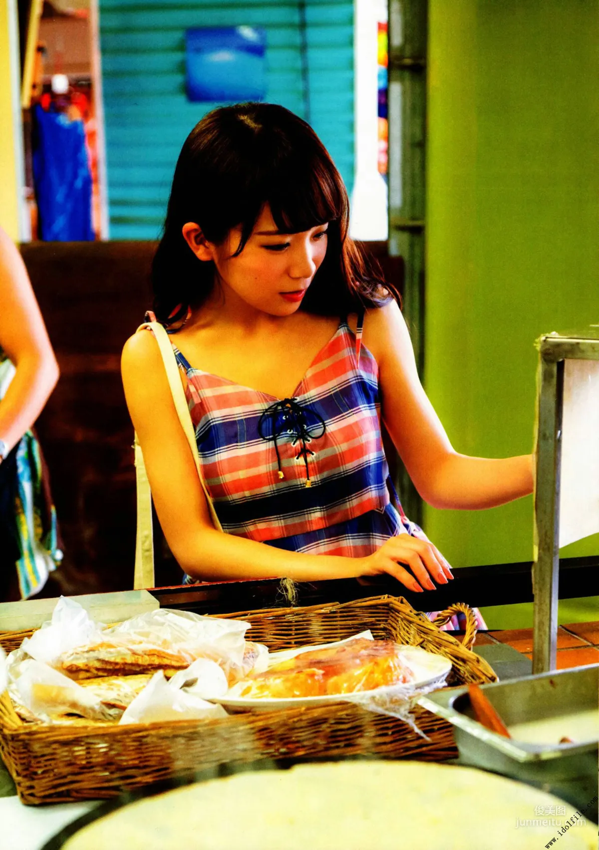 秋元真夏 1st《真夏の気圧配置》 [PhotoBook] 寫真集 32