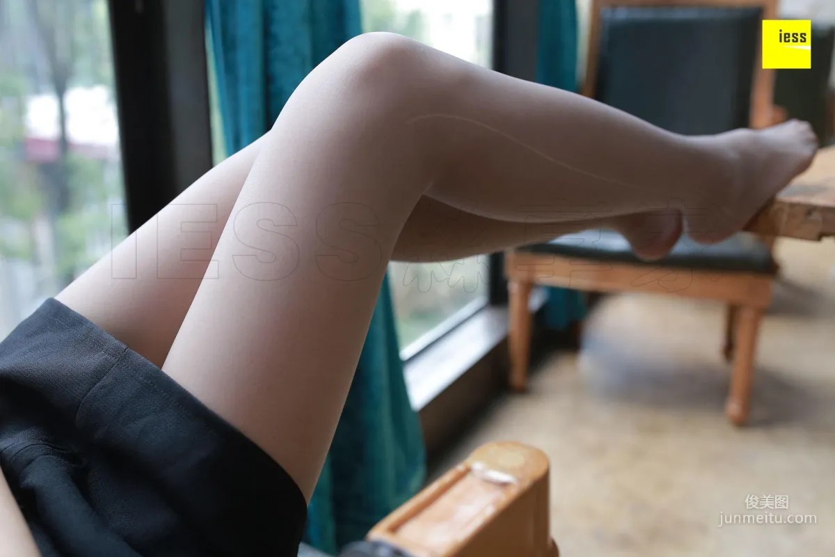 晶晶《襯衣美女秀灰絲》[異思趣向IESS] 絲享家172 寫真集 94