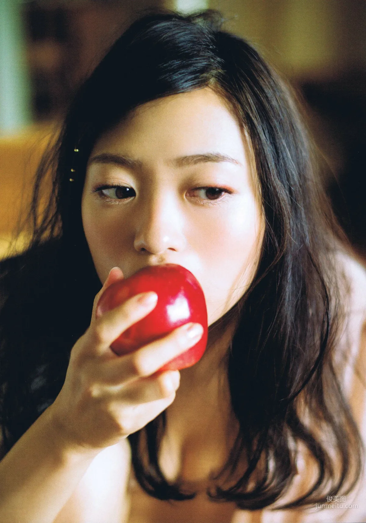 北原里英《そして》 [PhotoBook] 写真集17