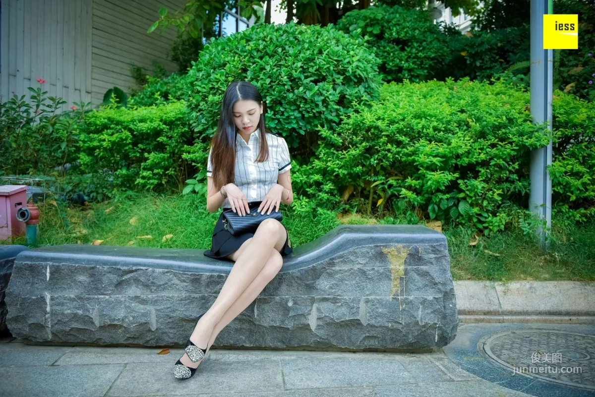 七七《坐在石凳上的美女》[異思趣向IESS] 絲享家169 寫真集 45