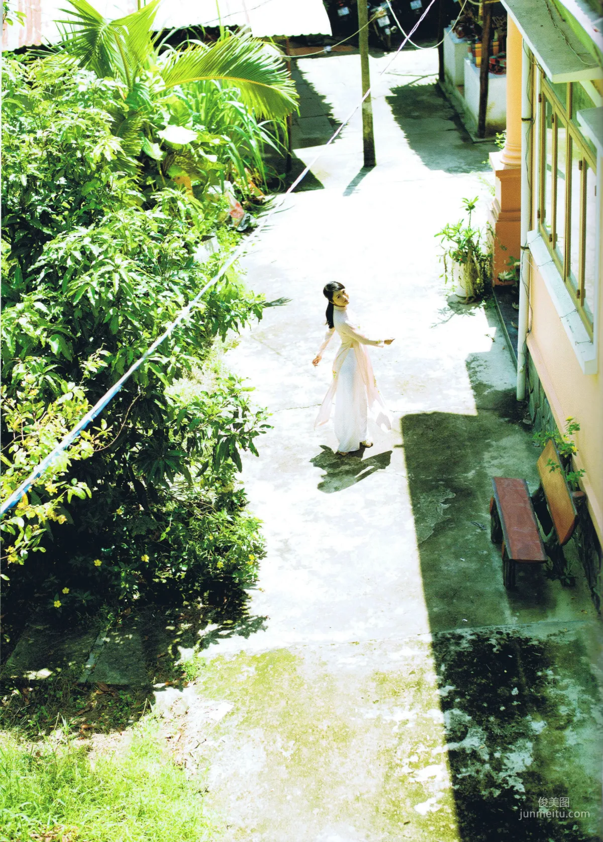 北原里英《そして》 [PhotoBook] 写真集97