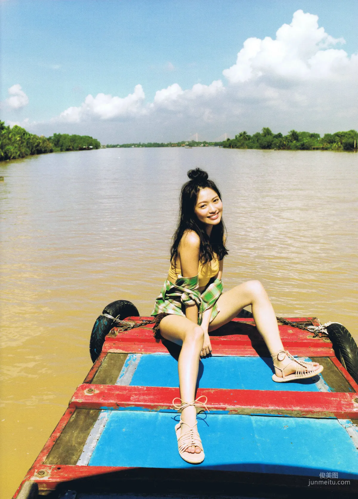 北原里英《そして》 [PhotoBook] 写真集26